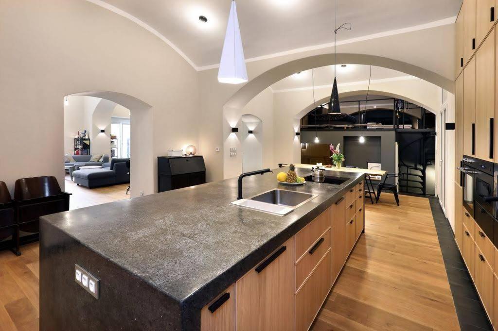 Design Loft 2 Minutes To Wenceslas Square Prague Exterior photo